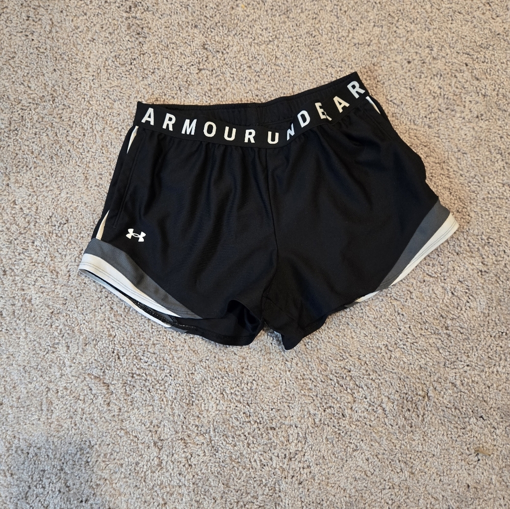 Under Armour Women's Black and Gray Athletic Shorts Size Medium